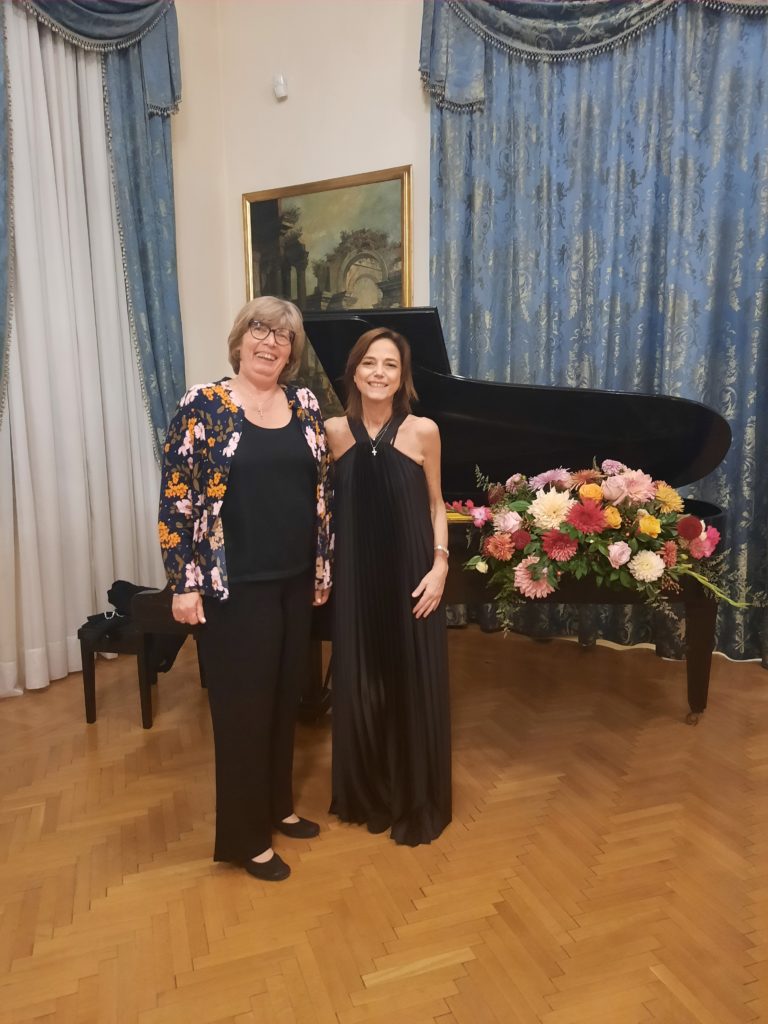 ANTONELLA DE VINCO - VERENA VITTUR DIRETTRICE IIC SOFIA
